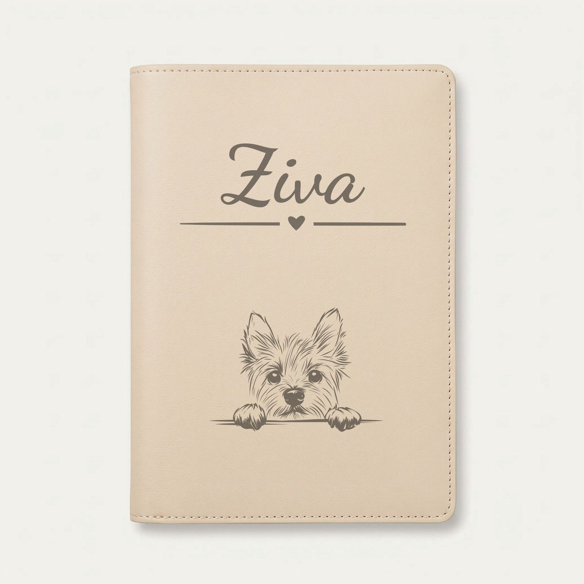 Protège carnet de santé chien personnalisé – Norwich terrier — Crème vanille — Cœur — gravure « Ziva »