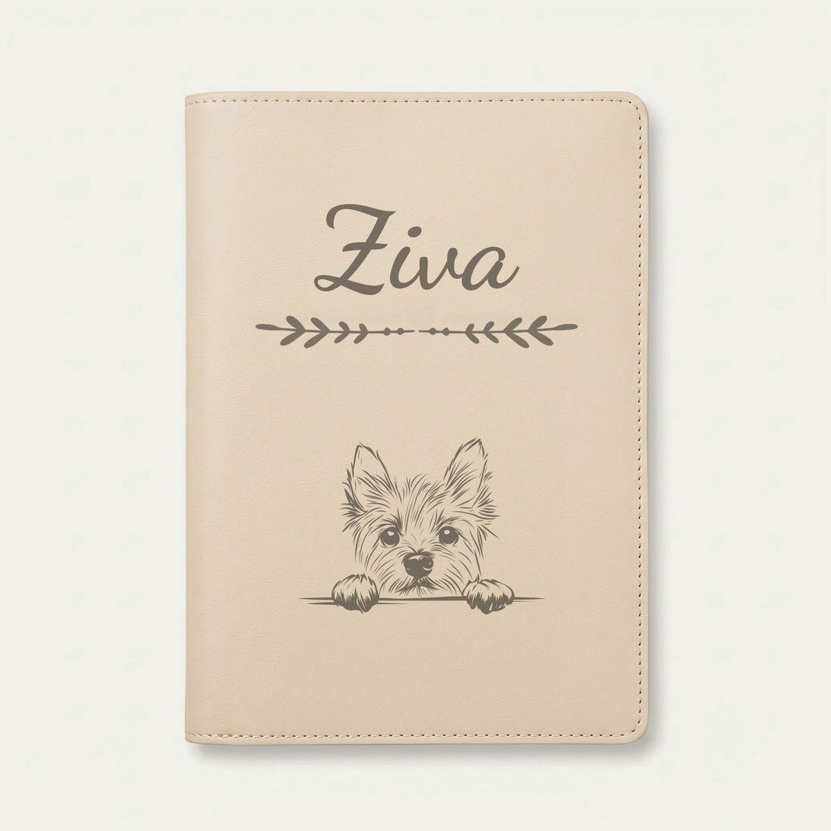 Protège carnet de santé chien personnalisé – Norwich terrier — Crème vanille — Flèche — gravure « Ziva »