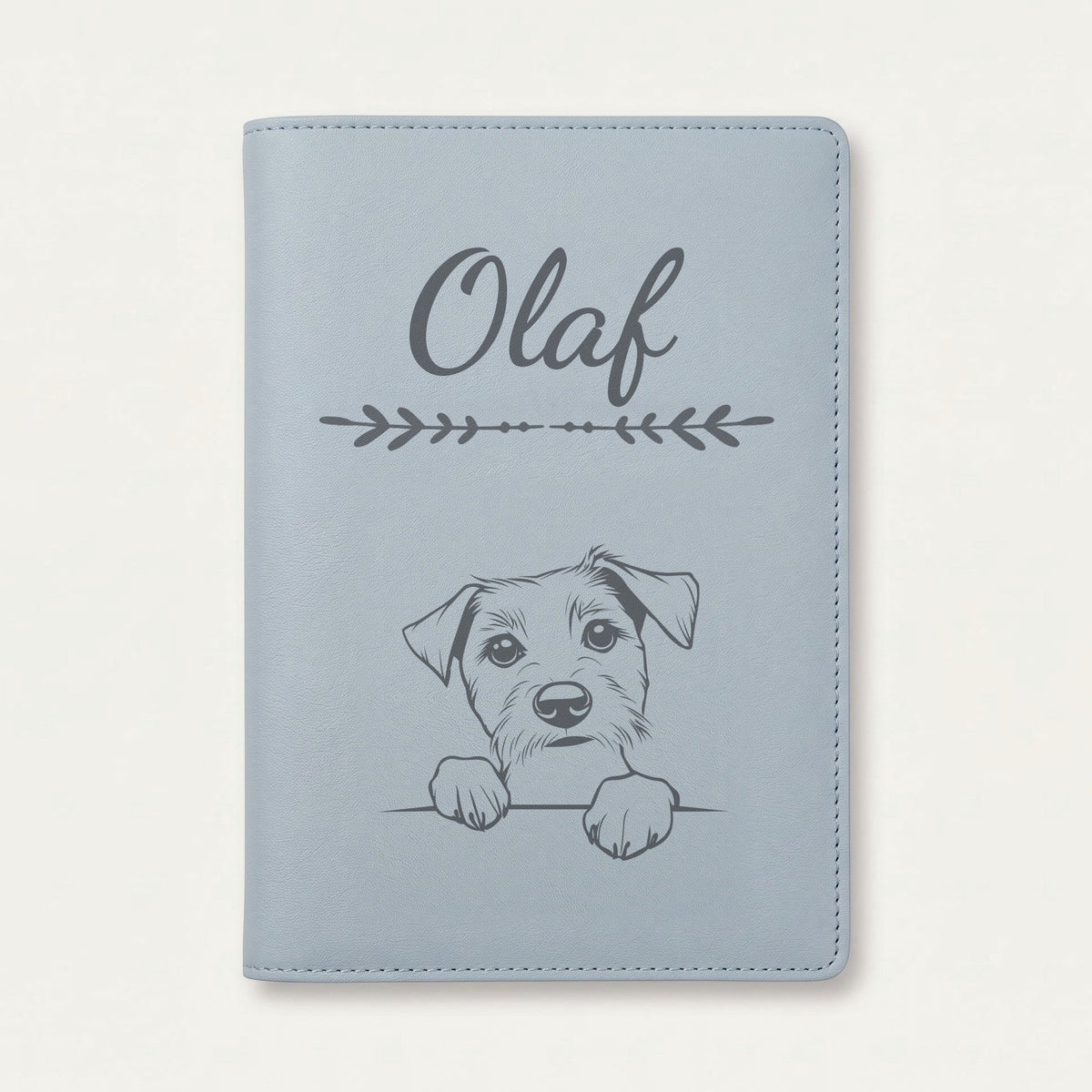 Protège carnet de santé chien personnalisé – Parson Russell terrier — Bleu nuage — Flèche — gravure « Olaf »