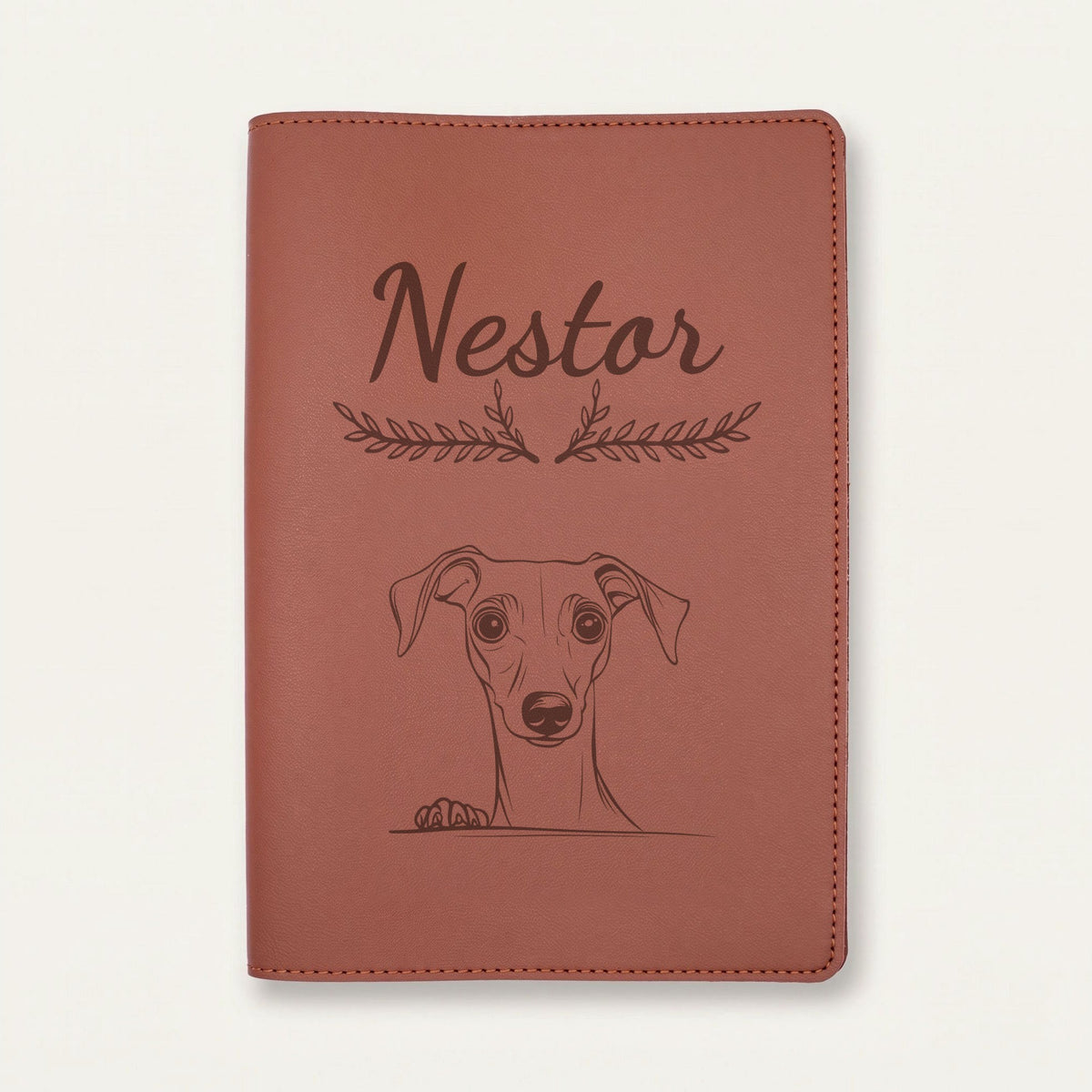 Protège carnet de santé chien personnalisé – Petit lévrier italien — Chocolat — Bouquet — gravure « Nestor »