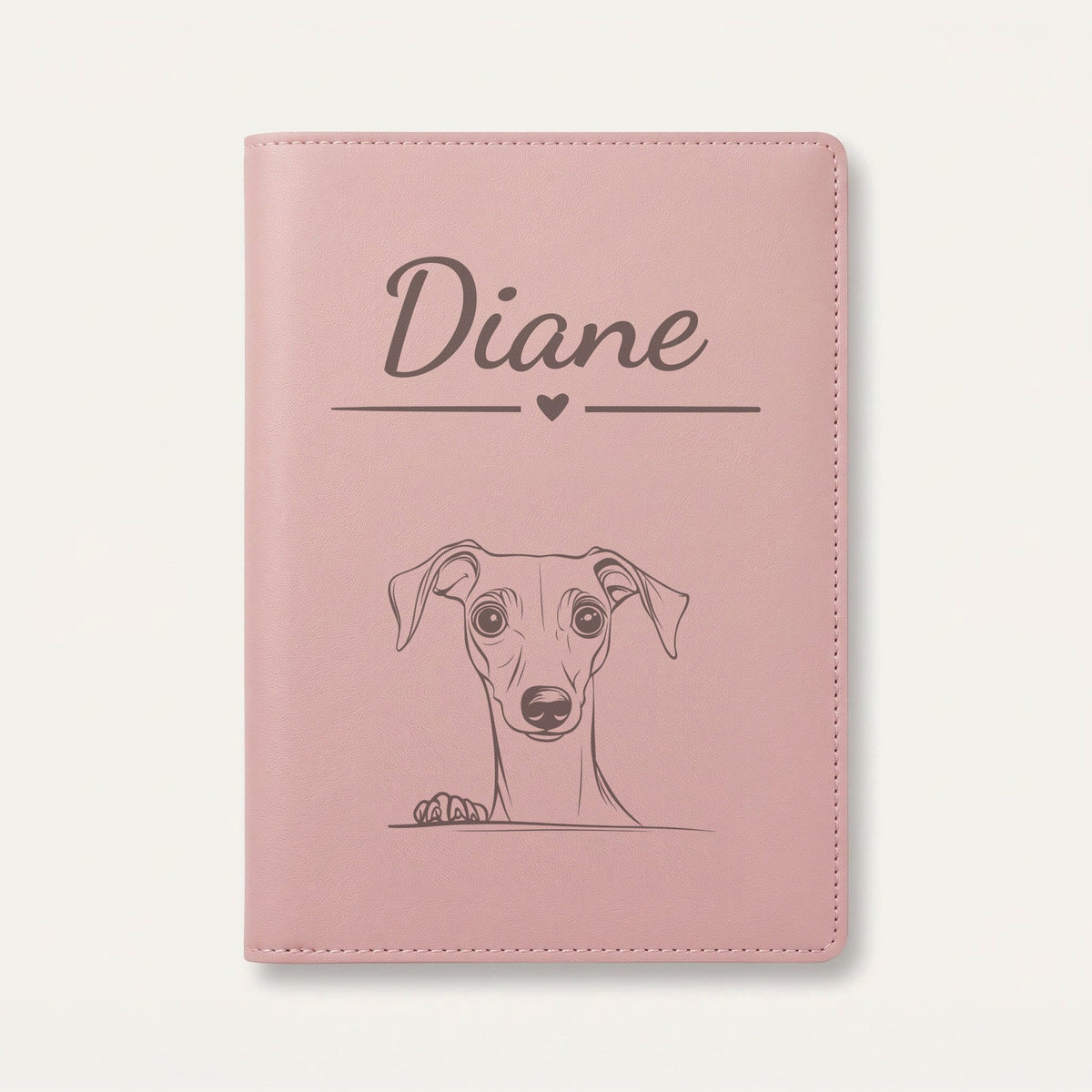 Protège carnet de santé chien personnalisé – Petit lévrier italien — Rose dragée — Cœur — gravure « Diane »