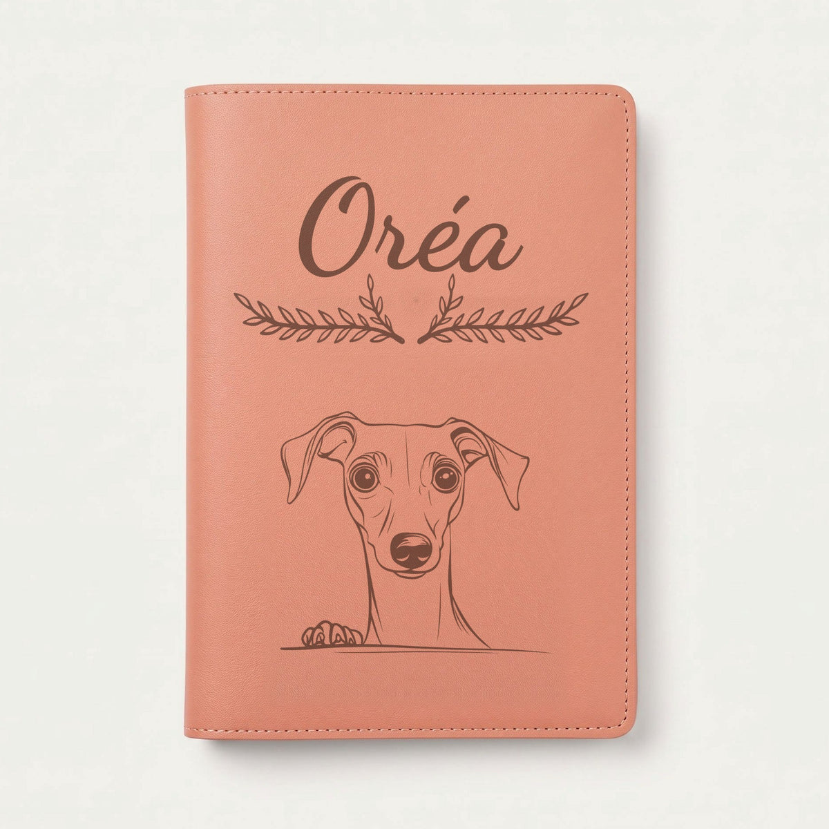 Protège carnet de santé chien personnalisé – Petit lévrier italien — Terracotta — Bouquet — gravure « Oréa »