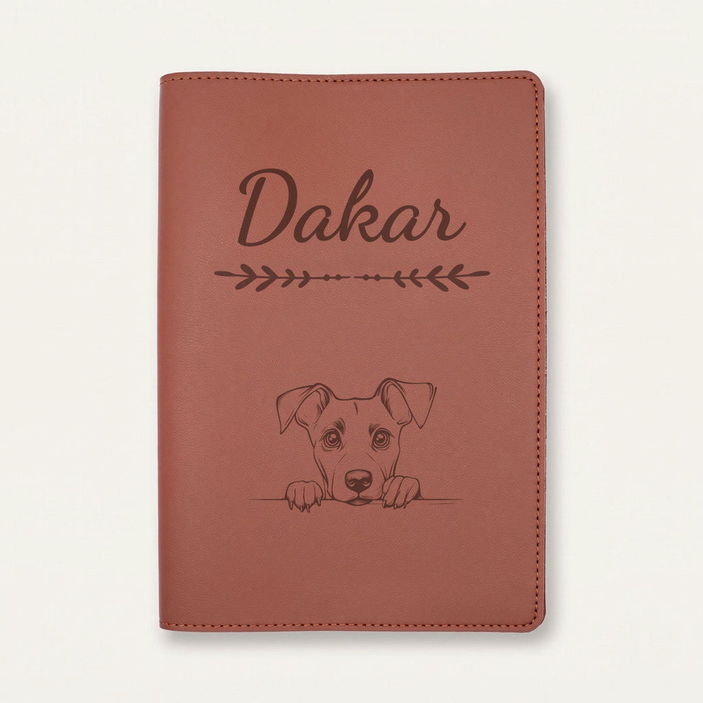 Protège carnet de santé chien personnalisé – Pinscher allemand — Chocolat — Flèche — gravure « Dakar »