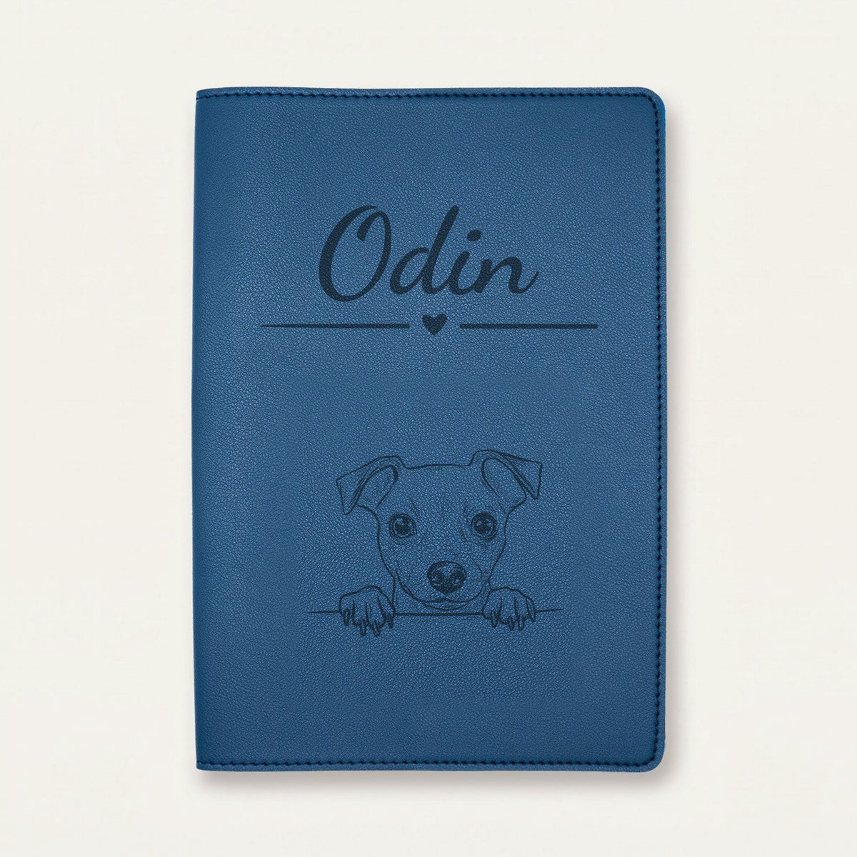 Protège carnet de santé chien personnalisé – Pinscher nain — Bleu nuit — Cœur — gravure « Odin »
