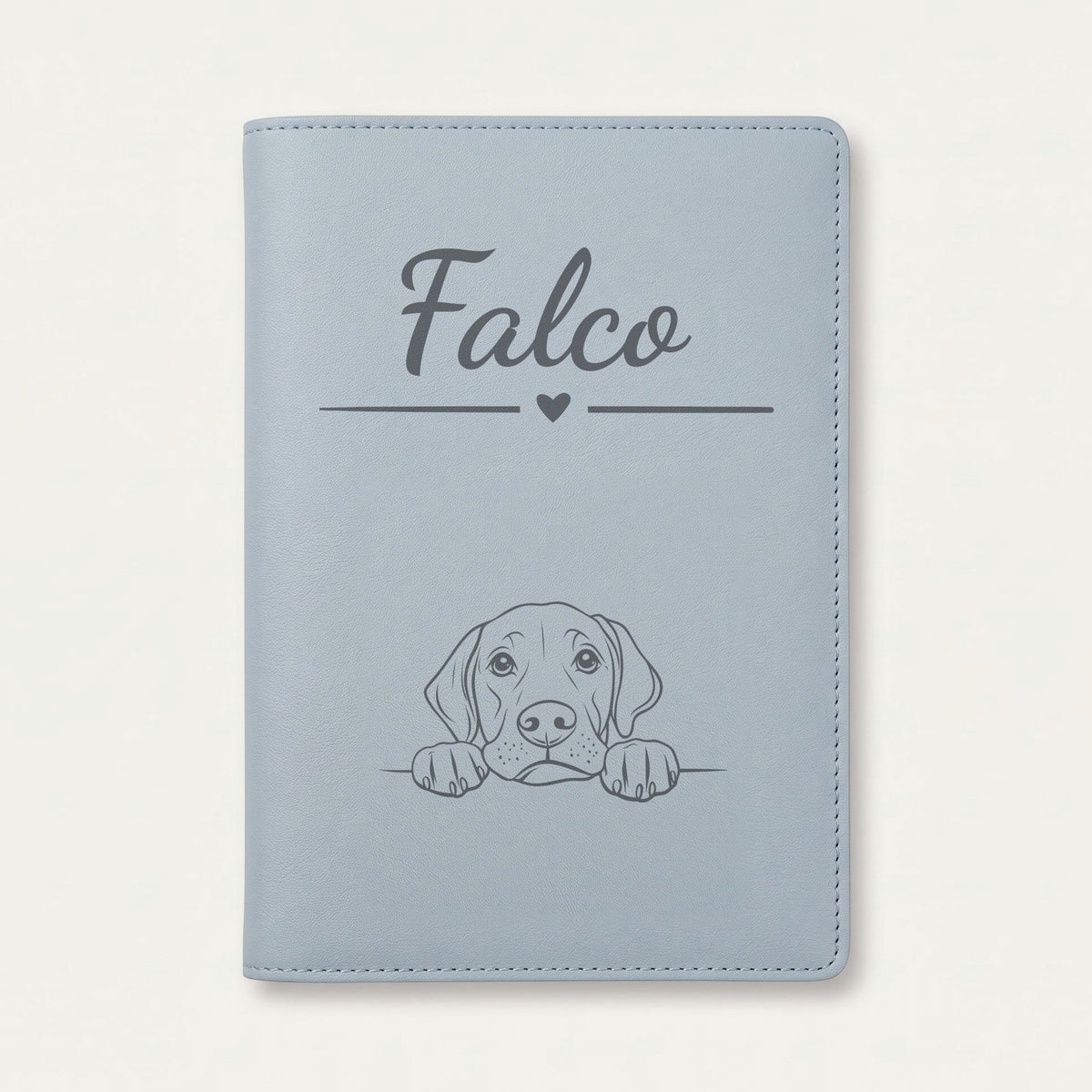 Protège carnet de santé chien personnalisé – Pointer anglais — Bleu nuage — Cœur — gravure « Falco »