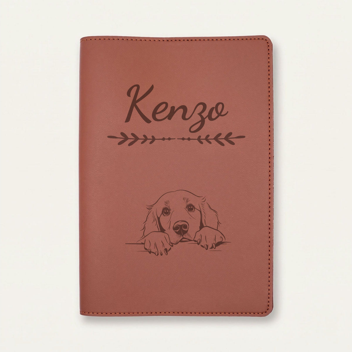 Protège carnet de santé chien personnalisé – Retriever à poil plat — Chocolat — Flèche — gravure « Kenzo »