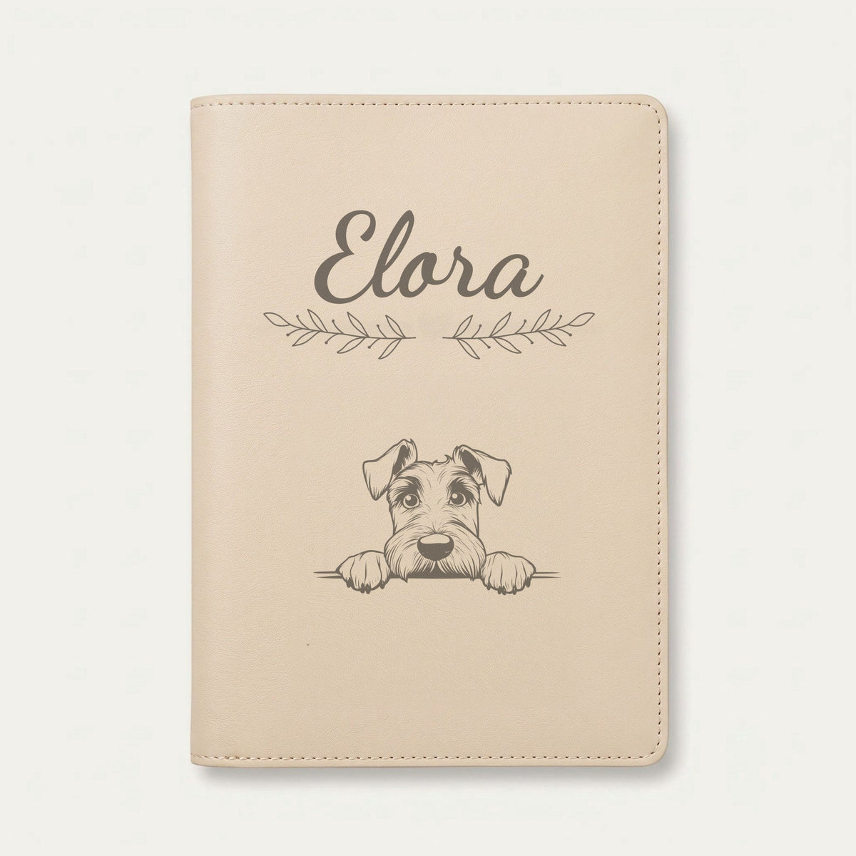 Protège carnet de santé chien personnalisé – Schnauzer géant — Crème vanille — Rameaux — gravure « Elora »