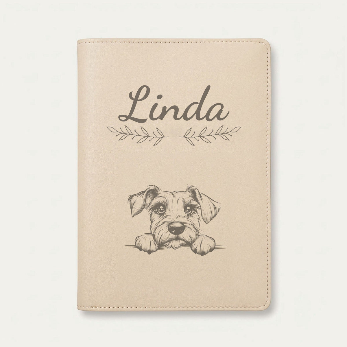 Protège carnet de santé chien personnalisé – Schnauzer nain — Crème vanille — Rameaux — gravure « Linda »