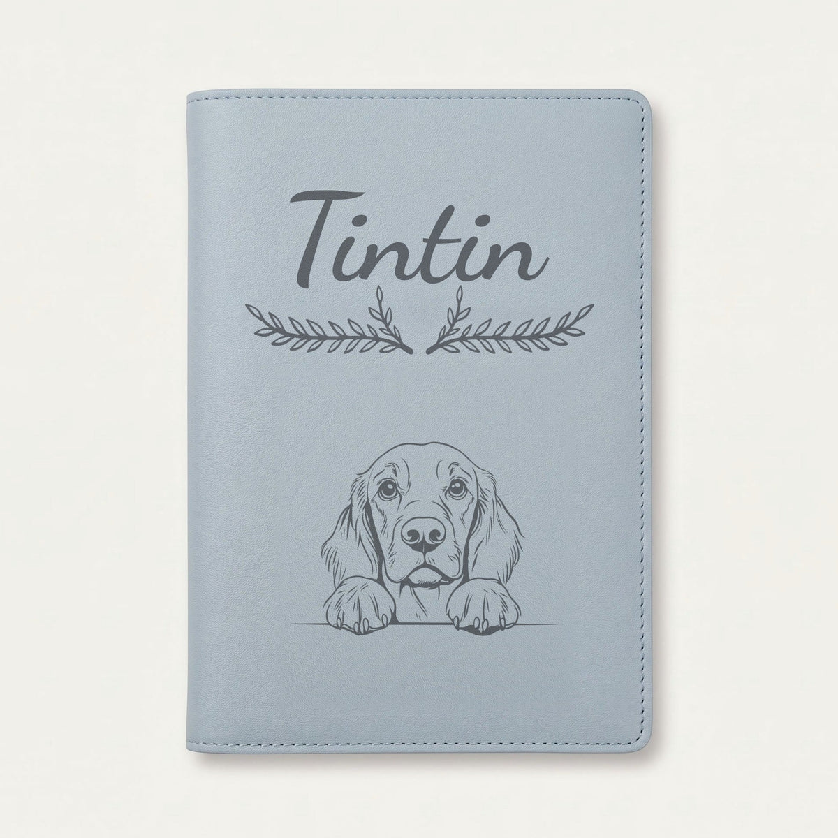 Protège carnet de santé chien personnalisé – Setter Gordon — Bleu nuage — Bouquet — gravure « Tintin »