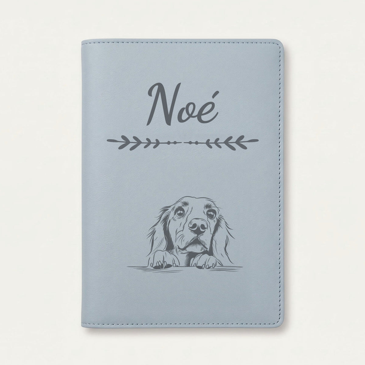Protège carnet de santé chien personnalisé – Setter irlandais — Bleu nuage — Flèche — gravure « Noé »