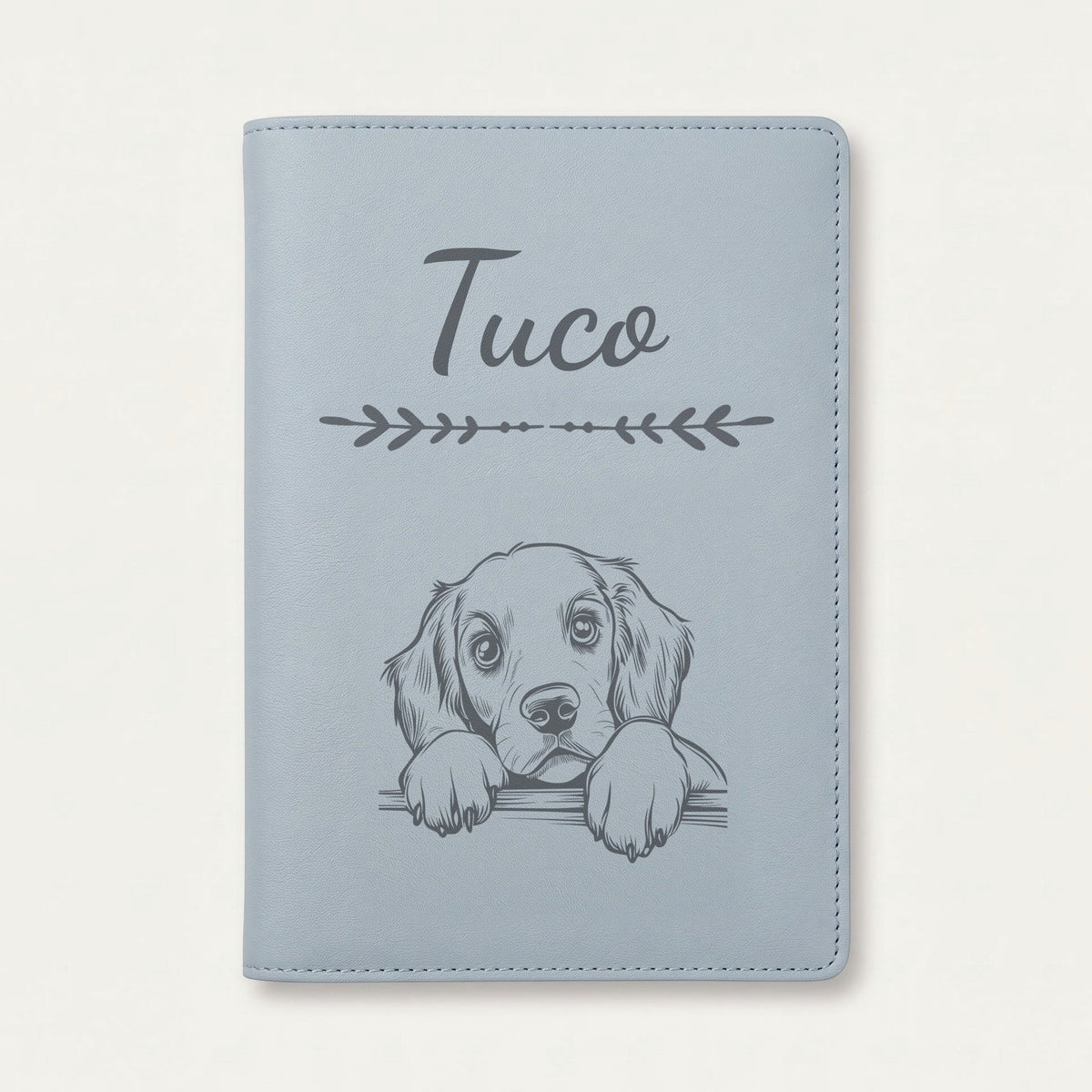 Protège carnet de santé chien personnalisé – Setter rouge et blanc — Bleu nuage — Flèche — gravure « Tuco »