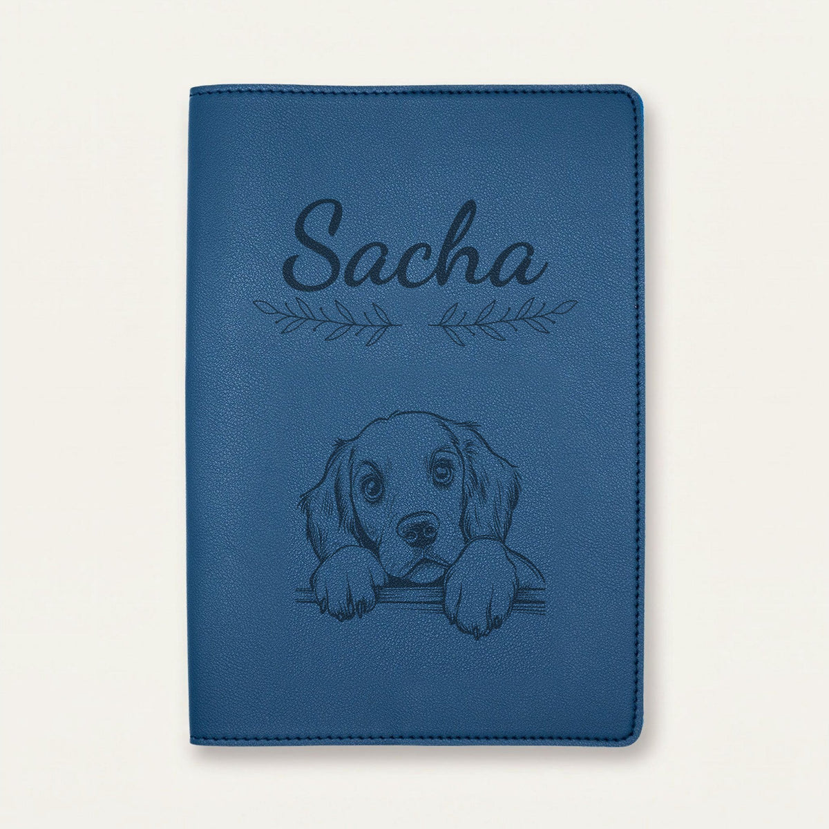 Protège carnet de santé chien personnalisé – Setter rouge et blanc — Bleu nuit — Rameaux — gravure « Sacha »