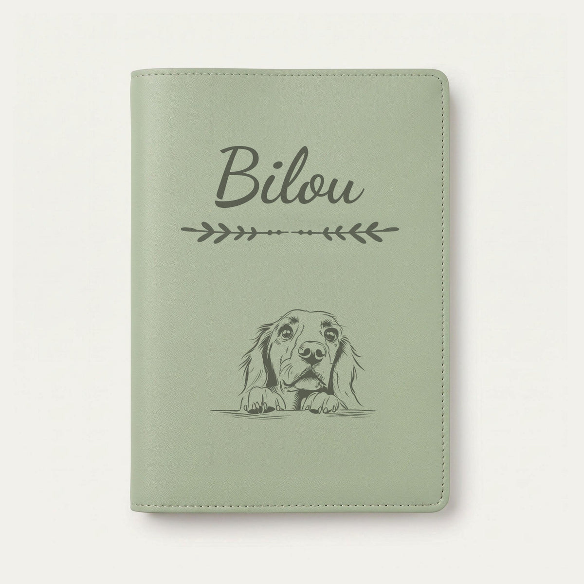 Protège carnet de santé chien personnalisé – Setter irlandais — Vert sauge — Flèche — gravure « Bilou »