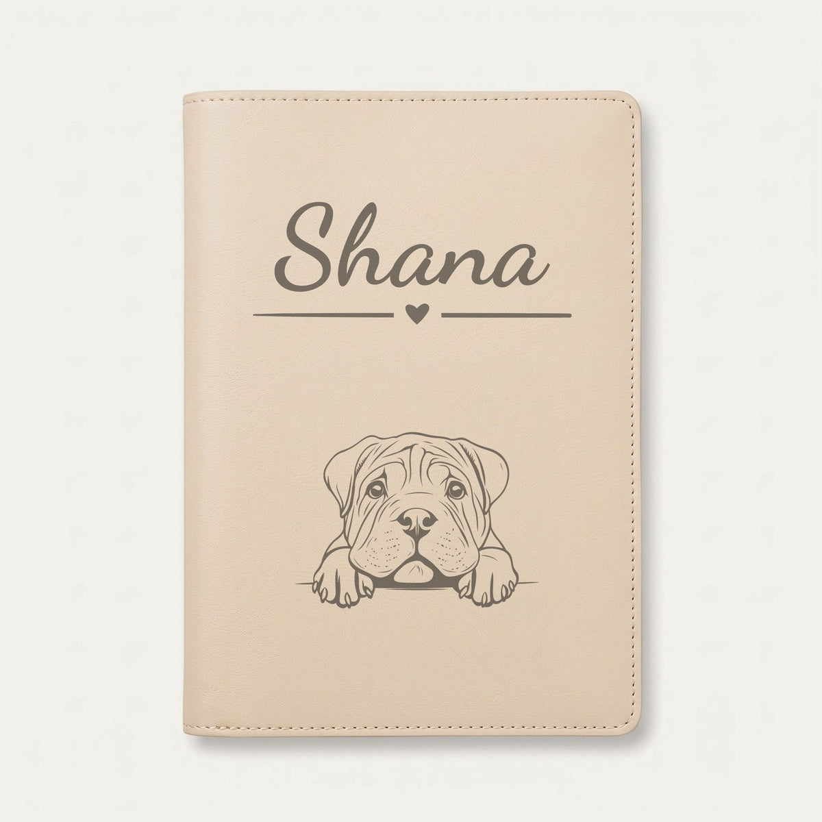 Protège carnet de santé chien personnalisé – Shar-pei — Crème vanille — Cœur — gravure « Shana »