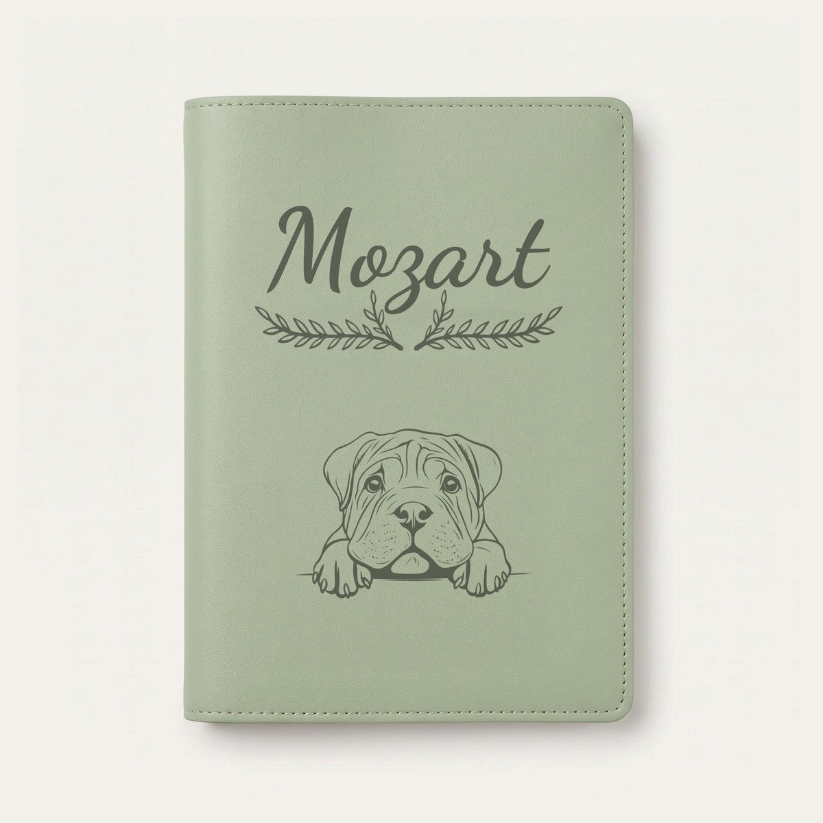 Protège carnet de santé chien personnalisé – Shar-pei — Vert sauge — Bouquet — gravure « Mozart »