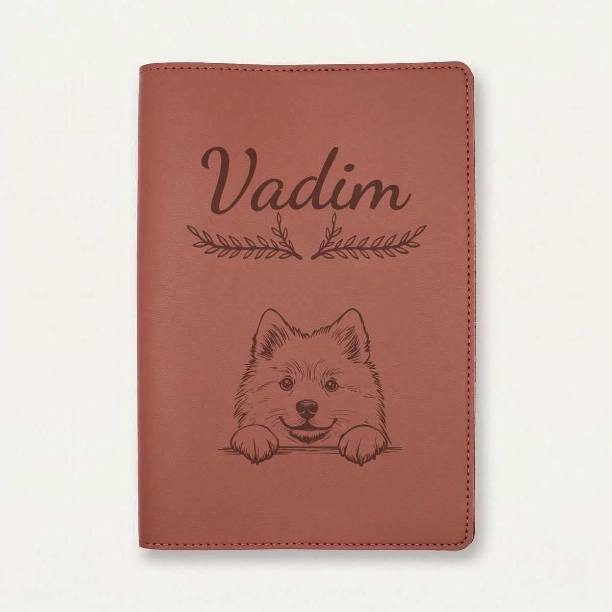 Protège carnet de santé chien personnalisé – Spitz loup — Chocolat — Bouquet — gravure « Vadim »