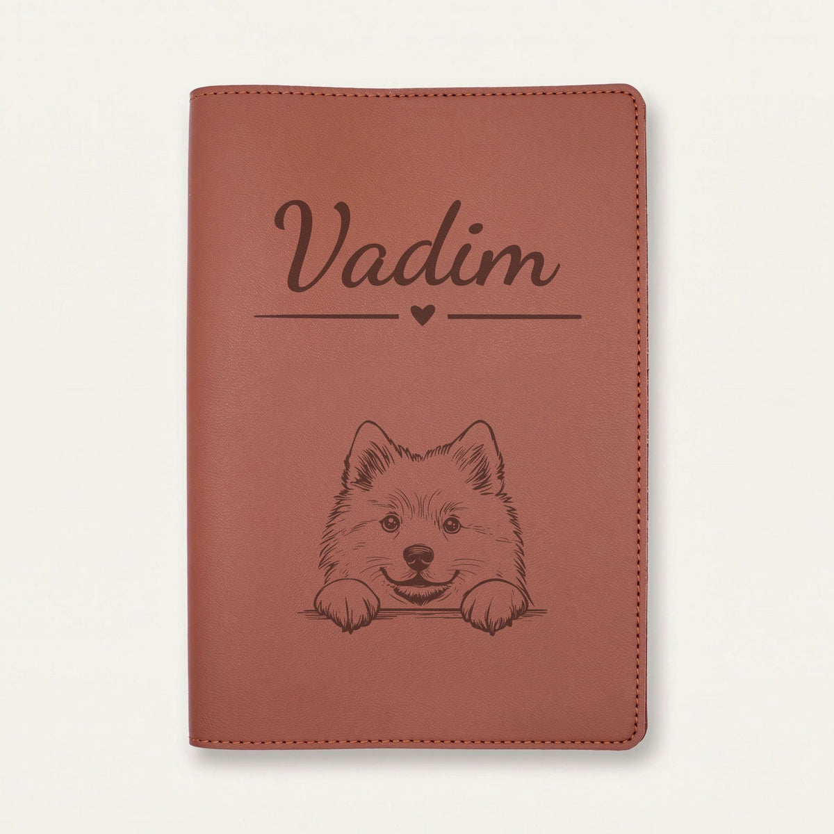 Protège carnet de santé chien personnalisé – Spitz loup — Chocolat — Cœur — gravure « Vadim »