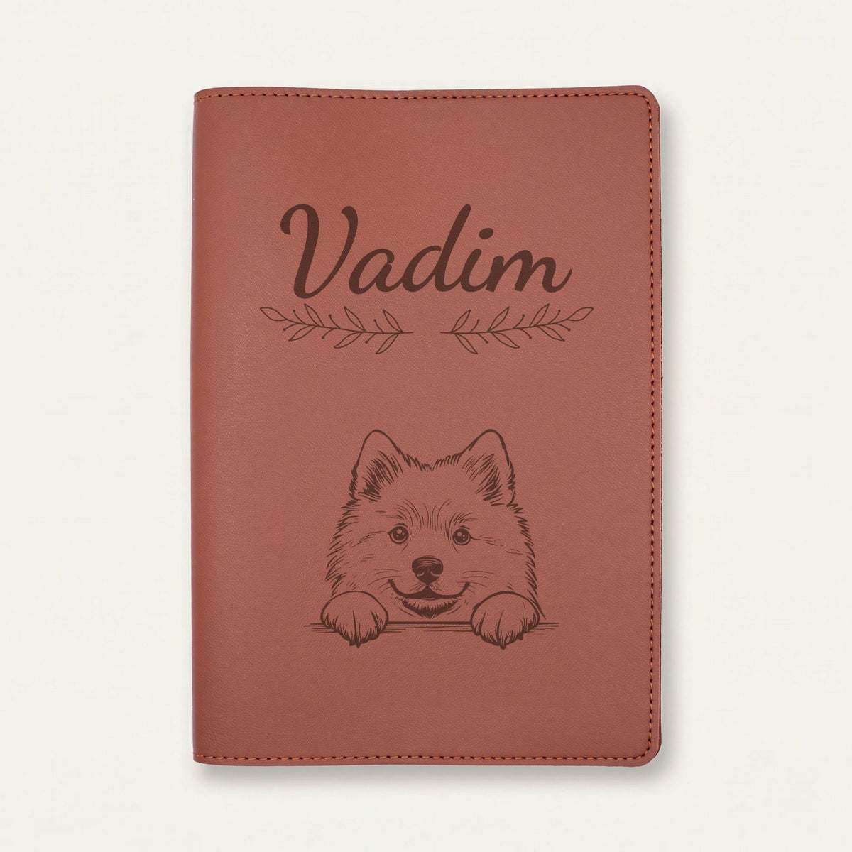 Protège carnet de santé chien personnalisé – Spitz loup — Chocolat — Rameaux — gravure « Vadim »