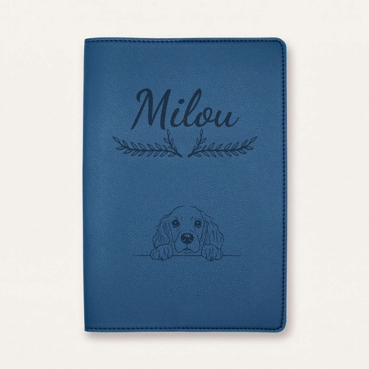 Protège carnet de santé chien personnalisé – Springer anglais — Bleu nuit — Bouquet — gravure « Milou »