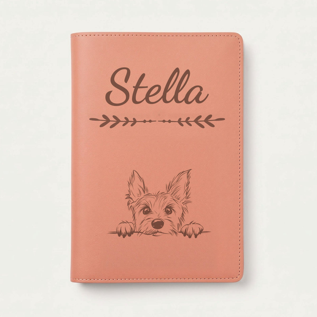 Protège carnet de santé chien personnalisé – Terrier australien — Terracotta — Flèche — gravure « Stella »