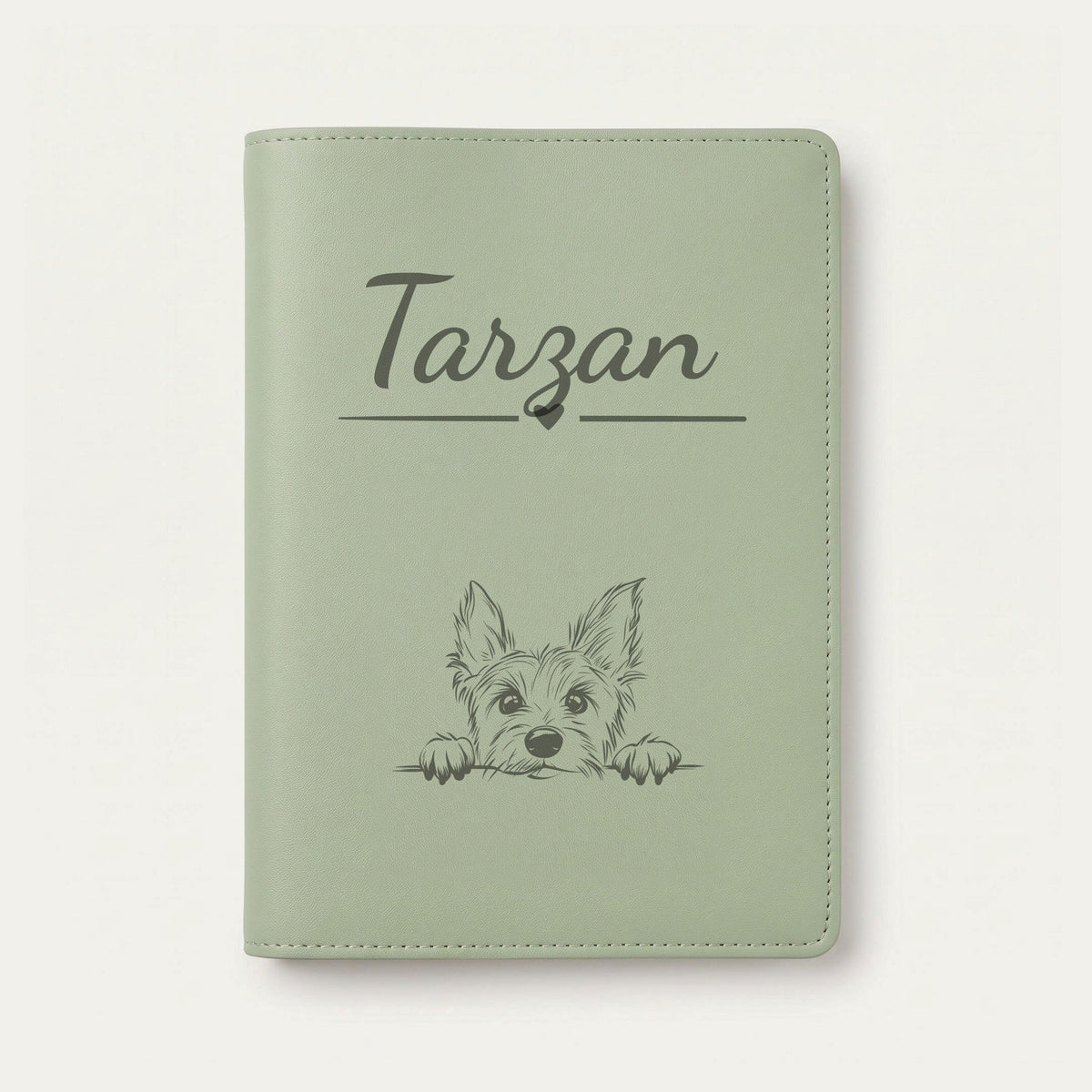 Protège carnet de santé chien personnalisé – Terrier australien — Vert sauge — Cœur — gravure « Tarzan »