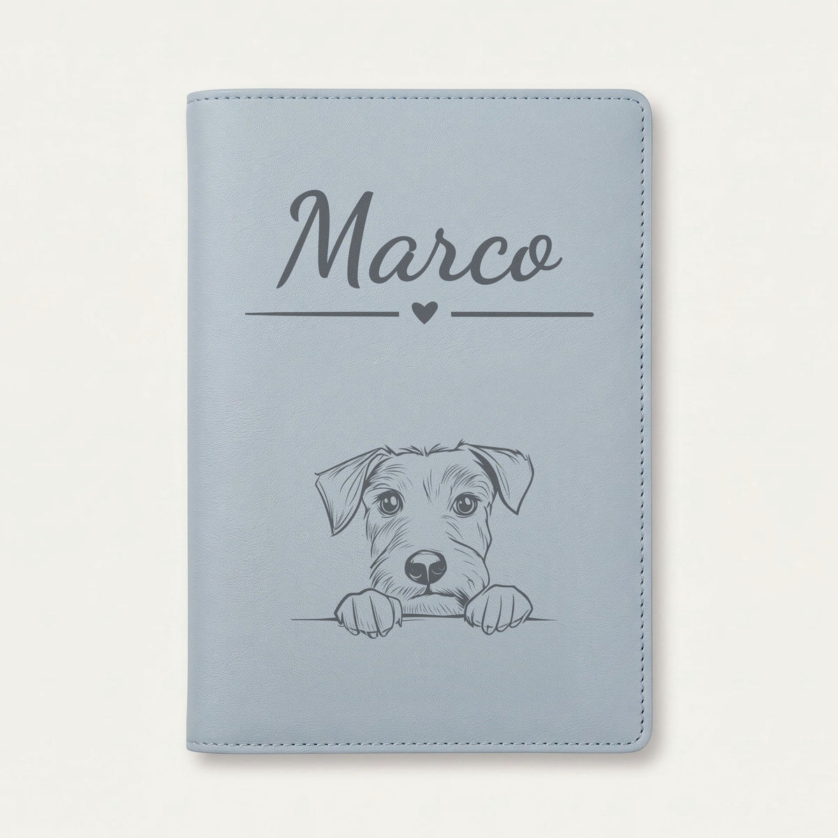 Protège carnet de santé chien personnalisé – Terrier irlandais — Bleu nuage — Cœur — gravure « Marco »
