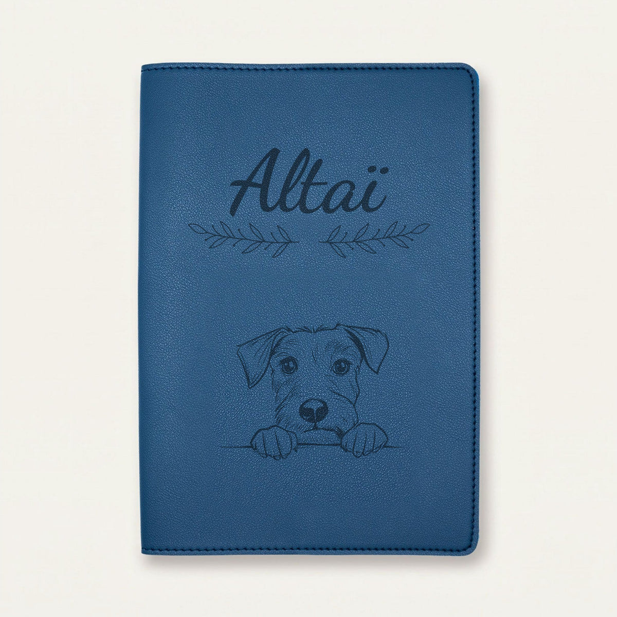 Protège carnet de santé chien personnalisé – Terrier irlandais — Bleu nuit — Rameaux — gravure « Altaï »