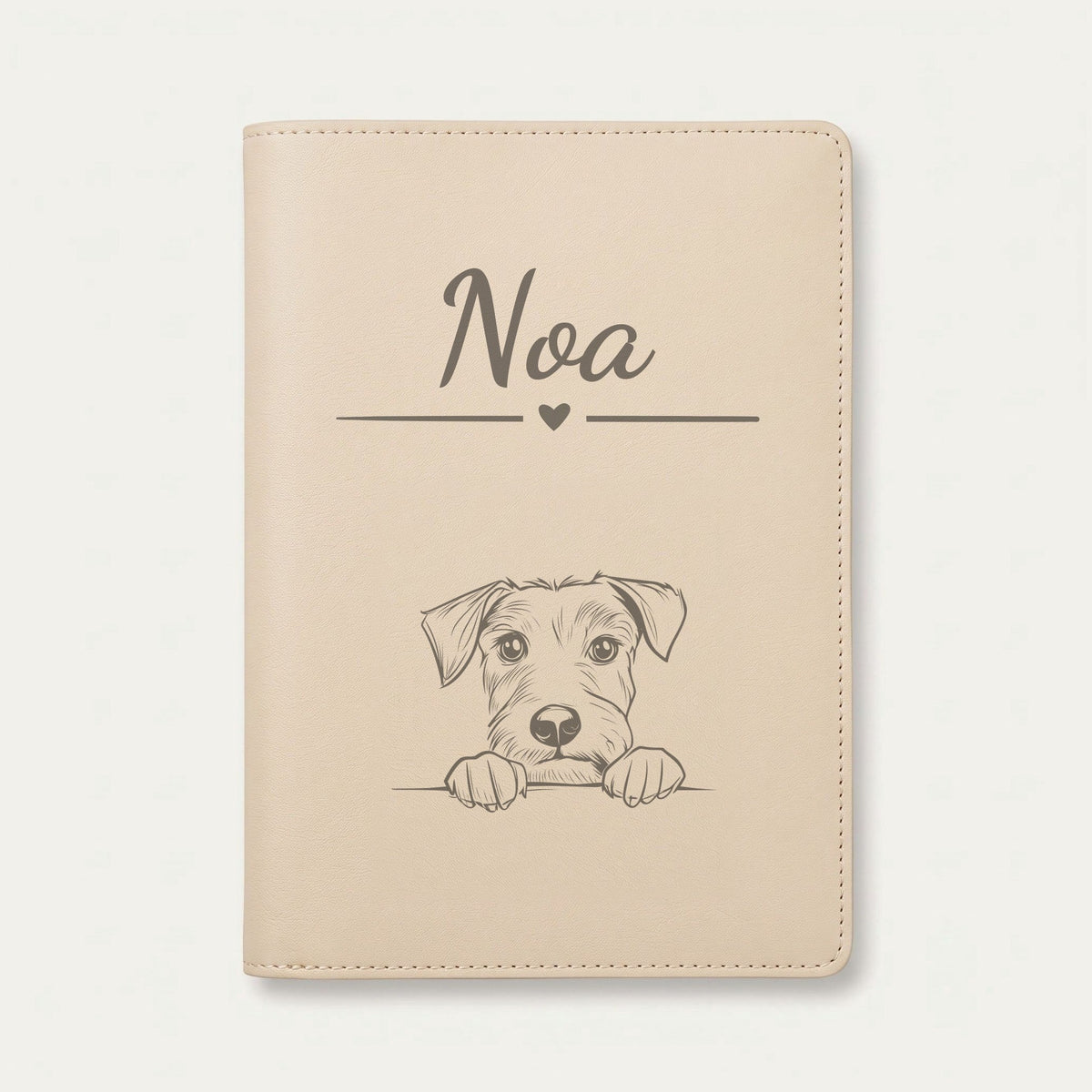 Protège carnet de santé chien personnalisé – Terrier irlandais — Crème vanille — Cœur — gravure « Noa »