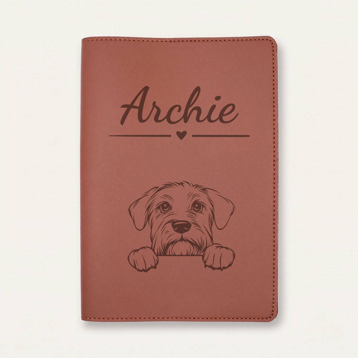 Protège carnet de santé chien personnalisé – Terrier noir russe — Chocolat — Cœur — gravure « Archie »