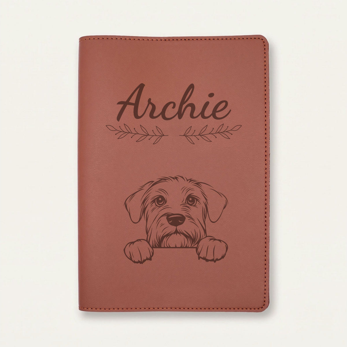 Protège carnet de santé chien personnalisé – Terrier noir russe — Chocolat — Rameaux — gravure « Archie »