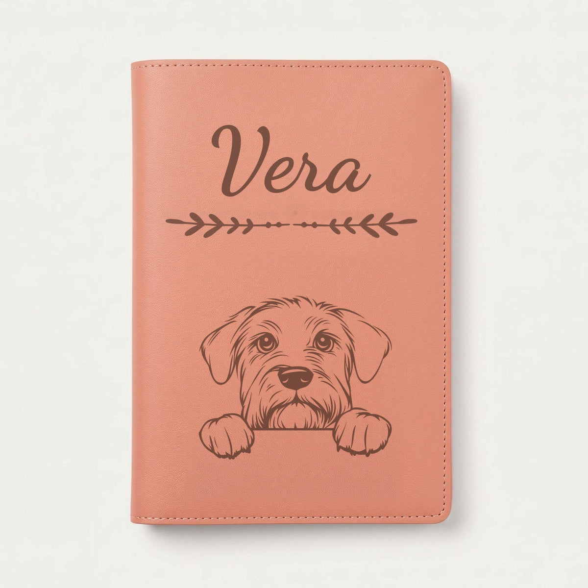 Protège carnet de santé chien personnalisé – Terrier noir russe — Terracotta — Flèche — gravure « Vera »