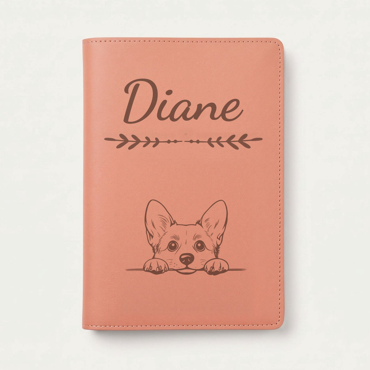 Protège carnet de santé chien personnalisé – Welsh corgi pembroke — Terracotta — Flèche — gravure « Diane »
