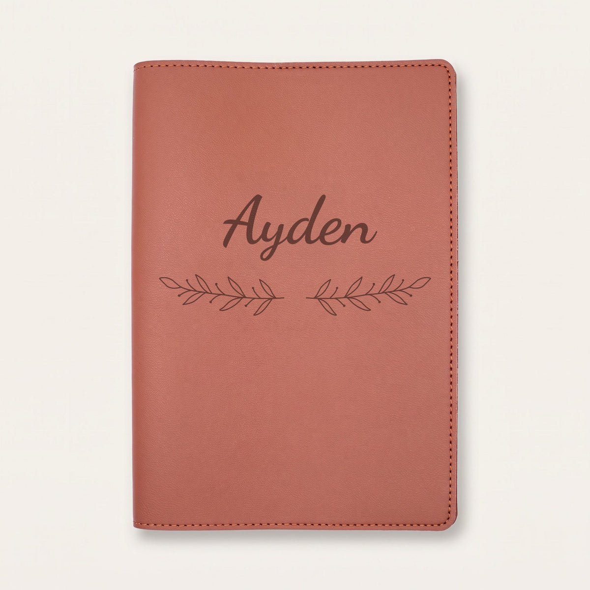 Protège carnet de santé personnalisé Ayden — Chocolat — prénom « Ayden » gravé, ornement Rameaux