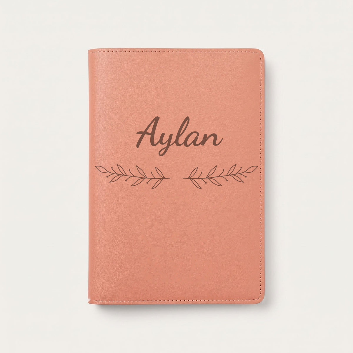 Protège carnet de santé personnalisé Aylan — Terracotta — prénom « Aylan » gravé, ornement Rameaux