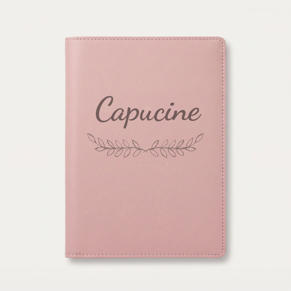 Protège carnet de santé personnalisé Capucine — Rose dragée — prénom « Capucine » gravé, ornement Feuillage