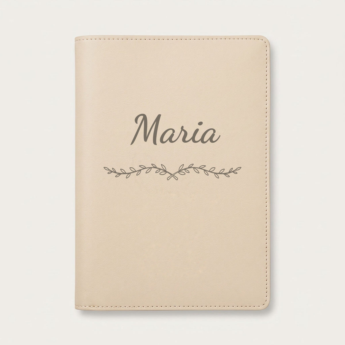 Protège carnet de santé personnalisé Maria — Crème vanille — prénom « Maria » gravé, ornement Liane