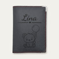 Protège-passeport bébé personnalisé – Ours — Rouge — gravure « Lina »